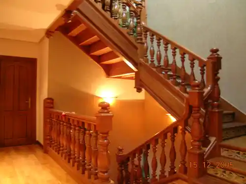 Barandilla de madera palaciega